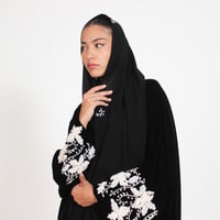 مخمل أسود مع تطريز ابيض - Image 7