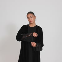 مخمل مع دانتيل اسود - Image 6