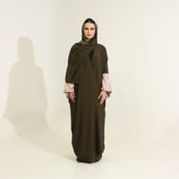 كريب زيتوني مع أكمام مطرزه - Image 1