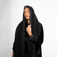 مخمل اسود مع دانتيل - Image 5