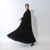 كسرات مخمل اسود - صورة 1