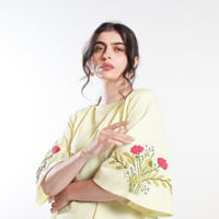 جلابيه اصفر مع تطريز - Image 1
