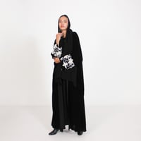 مخمل أسود مع تطريز ابيض - Image 5