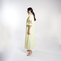 جلابيه اصفر مع تطريز - Image 4