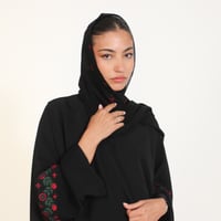كريب بارد مع تطريز احمر - Image 1