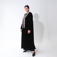مخمل اسود مع شك احجار - Image 1