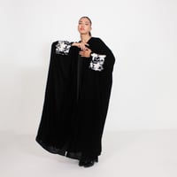 مخمل أسود مع تطريز ابيض - Image 6