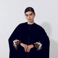 مخمل كحلي مع تطريز ورد - Image 6