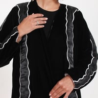مموج اسود مع تطريز - Image 9
