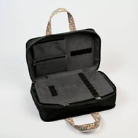 حقيبة قماشية لحفظ أدوات الحياكة والخيوط  THE BLOOM DOCTOR BAG - صورة 3
