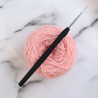 سنارات كروشيه رفيعة ماركة knit pro - صورة 3
