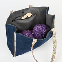 حقيبة قماشية لحفظ ادوات الحياكة والخيوط THE BLOOM TOTE BAG - صورة 2