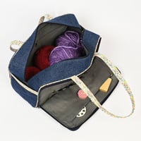 حقيبة قماشية لحفظ أدوات الحياكة والخيوط THE BLOOM DUFFLE BAG - صورة 2