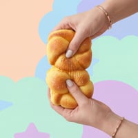 سكوشي المخبوزات- شكل الظفيرة مع السكر - صورة 1