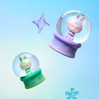 كرة ثلج لابوبو المضيئة – Labubu “Hope” Crystal Ball｜Big into Energy - صورة 2