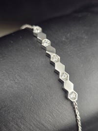 اسوارة انسيال موديل شوميه ذهب ابيض - صورة 4