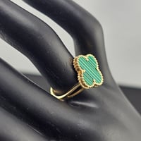 خاتم ذهب فان كليف أخضر - صورة 2