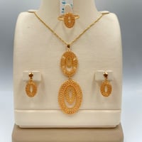 نصف طقم ذهب 3دي - صورة 1
