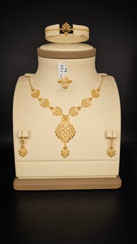 طقم ذهب عيار 21 - صورة 1