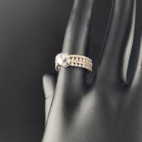 خاتم ذهب ابيض عيار 18 - صورة 2