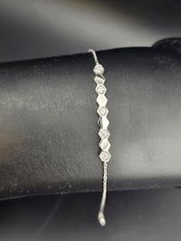 اسوارة انسيال موديل شوميه ذهب ابيض - صورة 2