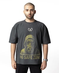 gray t-shirt - صورة 1
