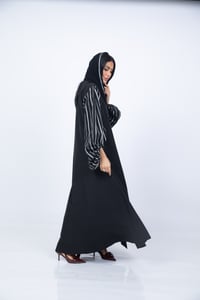 عباية كريب خفيفة بقصة A-Line وأكمام فضفاضة - صورة 5