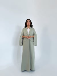 عباية كريب رسمية مزينة بالدانتيل - صورة 4