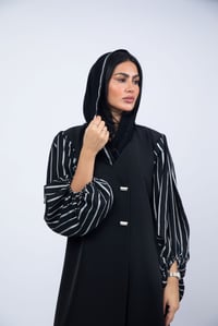 عباية كريب خفيفة بقصة A-Line وأكمام فضفاضة - صورة 7