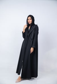 عباية كتان بتصميم عصري وراقي - صورة 1