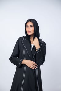 عباية كتان بتصميم عصري وراقي - صورة 3