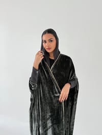 عبايه من المخمل الفرنسي - صورة 3
