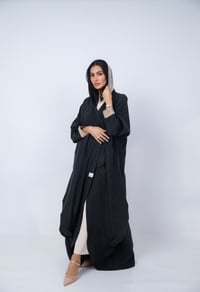 عباية حرير ياباني بقصة عصرية - صورة 2