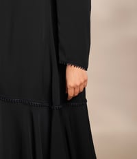 عباية كريب خفيف كحلي متوفره بعده ألوان - صورة 2