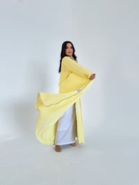 عباية كريب خفيف بقصة الكلوش - صورة 2