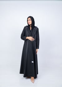 عباية كتان بتصميم عصري وراقي - صورة 6