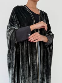 عبايه من المخمل الفرنسي - صورة 2