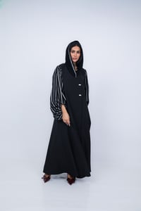 عباية كريب خفيفة بقصة A-Line وأكمام فضفاضة - صورة 4