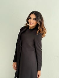 عباية رسمية من الكريب والدانتيل الفاخر - صورة 3