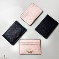 محفظة بطاقات ورديّة | Kate Spade - صورة 2