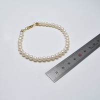 سوار لؤلؤ طبيعي زراعي ذهب 18 - صورة 2