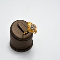 خاتم المنثوره ذهب 21 - صورة 1