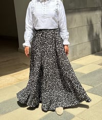 اسكيرت جاسمينا - صورة 4