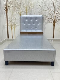 سرير مقاس 90 *190 خشب ملبس اسفنج الطبقة الخارجيه جلد عرض خاص السعر السابق 250 السعر الحالي  210 - صورة 1