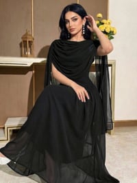 فستان شيفون أسود من دفنا - صورة 1
