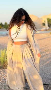 The Lightest Linen Set - Image 2