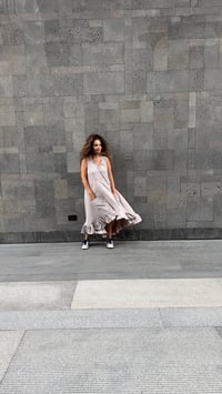 Oversized Ruffle Hem Dress - صورة 1