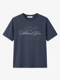 تيشيرت مطبوع بتصميم Wild and Free - صورة 3