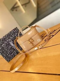 شنطة نسائية ماركة سان لوران - Image 1