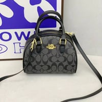 شنطة نسائية ماركة كوتش - Image 1